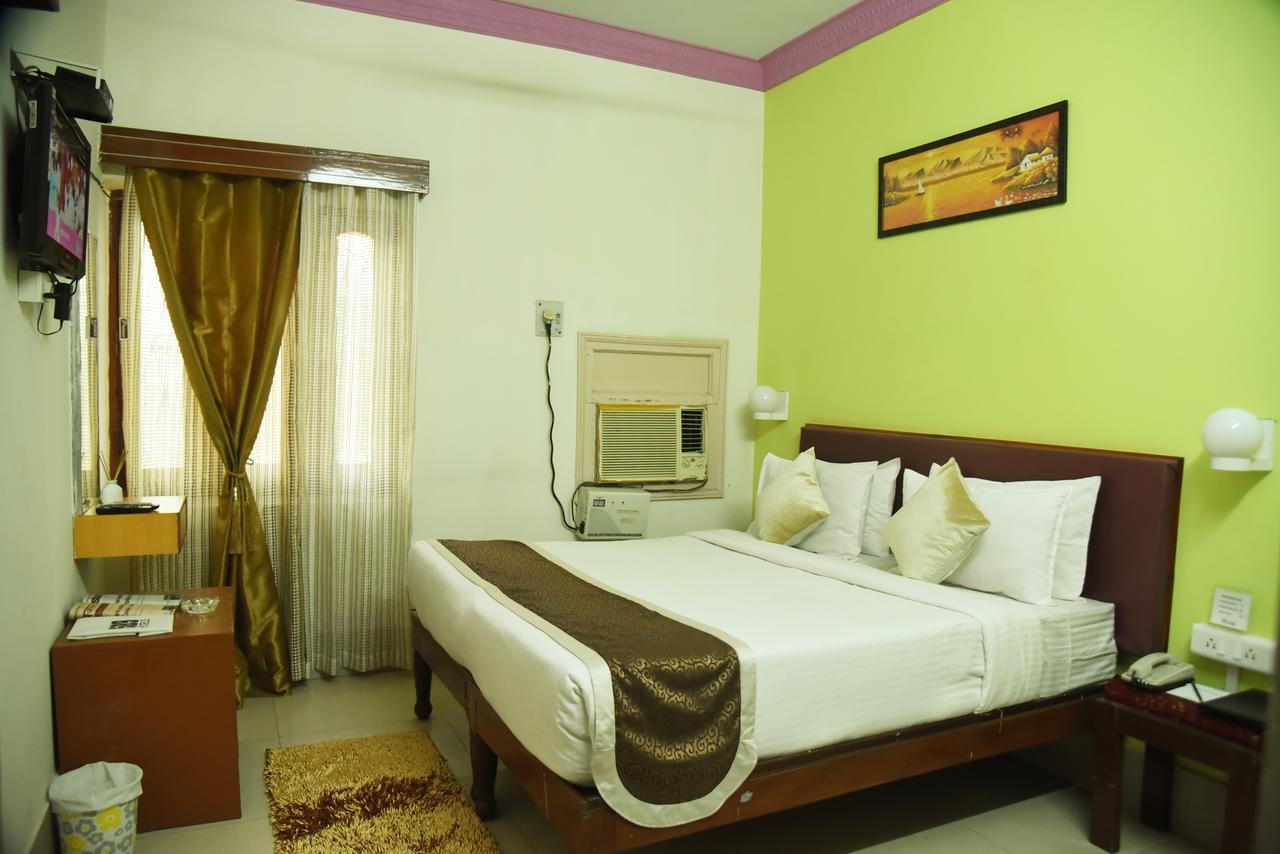Hôtel Rnb Select Vijay Delux à Sultānpur Extérieur photo