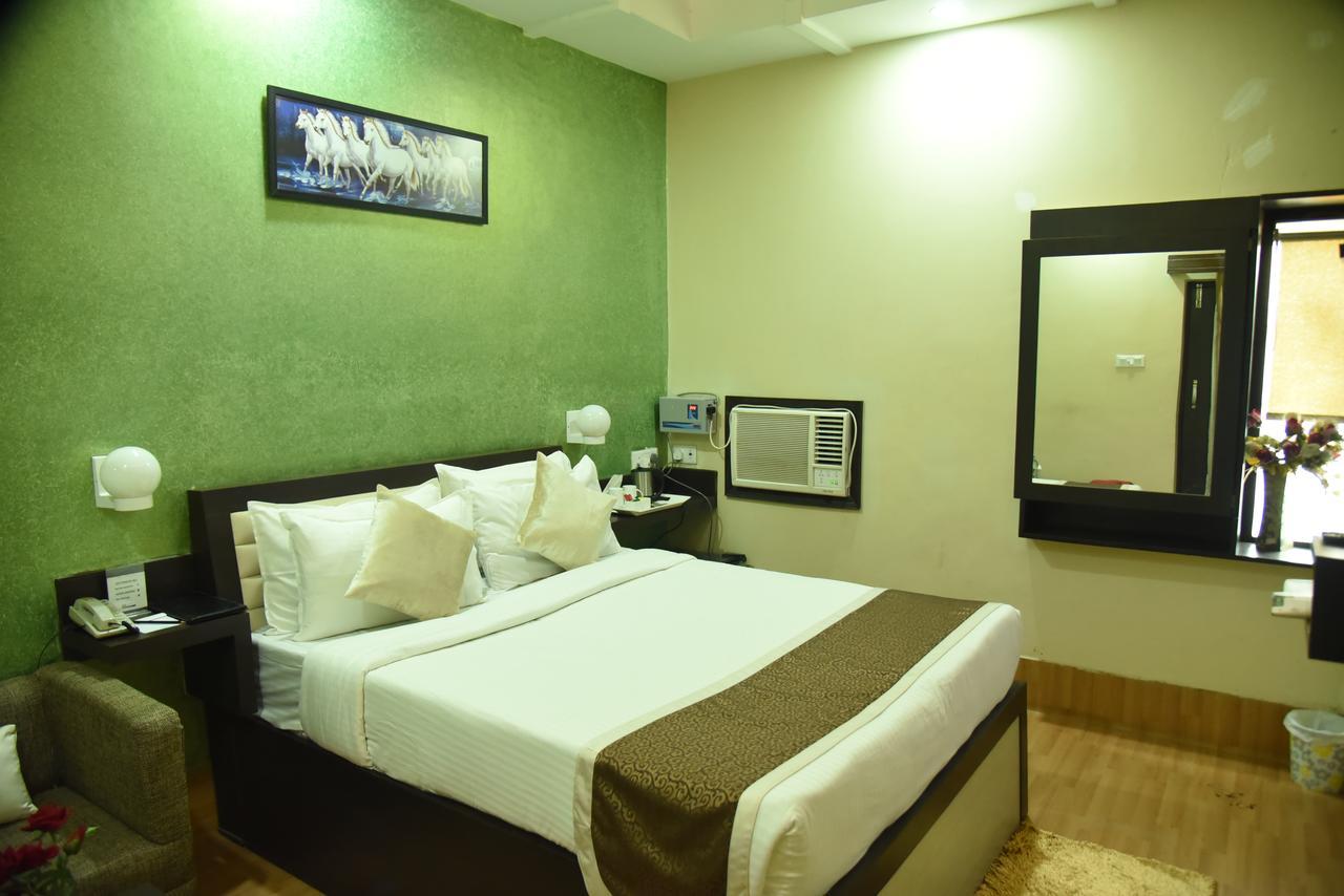 Hôtel Rnb Select Vijay Delux à Sultānpur Extérieur photo