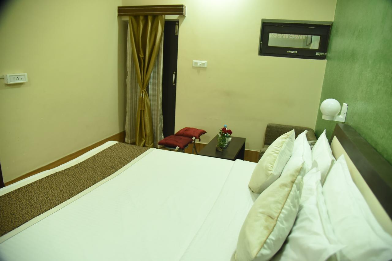 Hôtel Rnb Select Vijay Delux à Sultānpur Extérieur photo